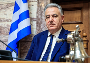 ΠΑΣΟΚ: Πώς ο κ. Καββαδάς υπηρετούσε στην Πολεμική Αεροπορία και είχε παράλληλα επιχείρηση