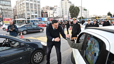 Πειραιάς: Στο λιμάνι ο Κικίλιας – Πασχαλινές ευχές σε εργαζόμενους και ταξιδιώτες [εικόνες και βίντεο]