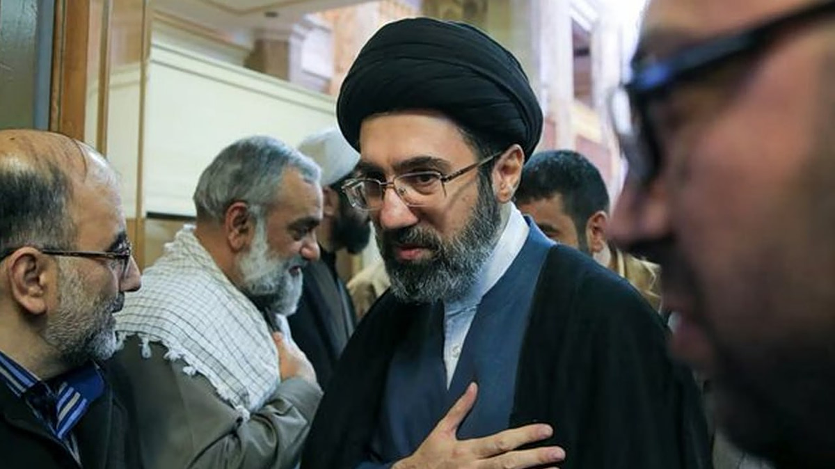 Ο Χαμενεΐ επιμένει στον έλεγχο του Ορμούζ, στην εκεχειρία που συμπεριλαμβάνει τον Λίβανο και τις διαπραγματεύσεις