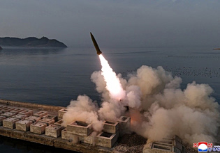 Νέες εκτοξεύσεις βαλλιστικών πυραύλων από τη Βόρεια Κορέα