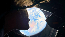 «Πλανήτη Γη, είσαι ένα πλήρωμα» – Ρεκόρ, δάκρυα και το πανανθρώπινο μήνυμα του Artemis II συγκινεί