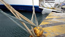 Πρωτομαγιά: Δεμένα τα πλοία στα λιμάνια – Στάση εργασίας σε λεωφορεία και τρόλεϊ