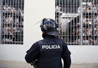 Βενεζουέλα: Τουλάχιστον 5 έγκλειστοι νεκροί κατά την εξέγερση σε φυλακή υψίστης ασφαλείας