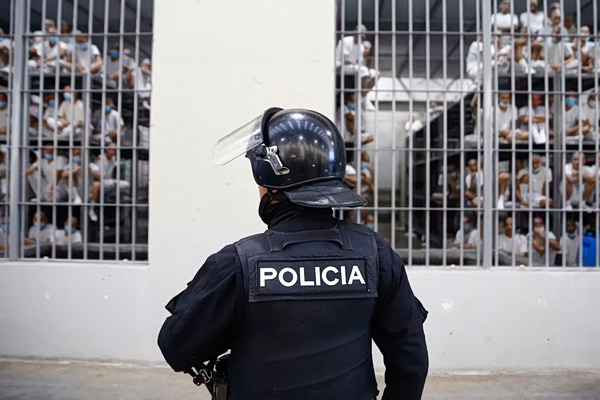 Βενεζουέλα: Τουλάχιστον 5 έγκλειστοι νεκροί κατά την εξέγερση σε φυλακή υψίστης ασφαλείας