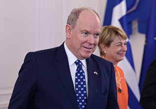 Επίσκεψη του πρίγκιπα Αλβέρτου του Μονακό στην Αθήνα – Συνάντηση με Τασούλα και Μητσοτάκη