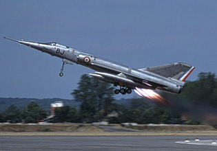 «Θα γίνετε στόχοι»: Η Ρωσία προειδοποιεί τους Ευρωπαίους να μην φιλοξενήσουν γαλλικά πυρηνικά βομβαρδιστικά