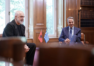 Συνάντηση Μητσοτάκη – Ράμα στο Μαξίμου