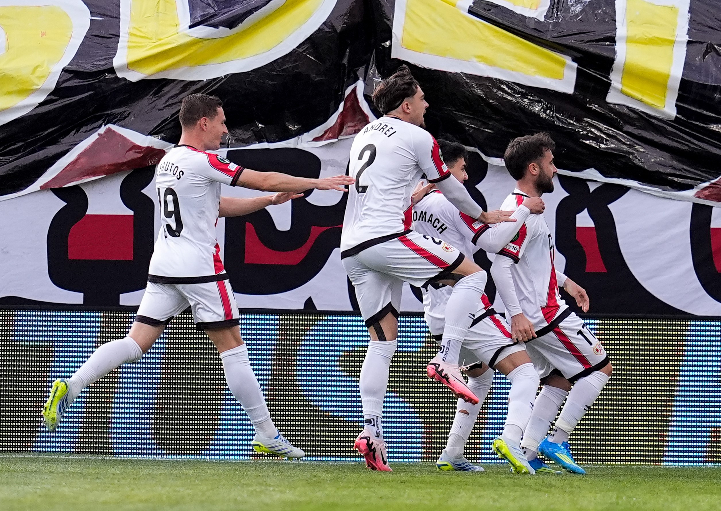 Ράγιο Βαγιεκάνο – ΑΕΚ: Οι Ισπανοί προηγήθηκαν στο 2′ (vid)