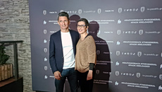 Γιατί η σύζυγος του Λουτσέσκου «ξέσπασε» με τους Ρουμάνους δημοσιογράφους