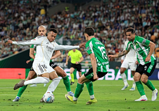 Άγιο κράξιμο στους παίκτες της Ρεάλ: «Ντροπή, δείξτε… καρύδια» (vid)