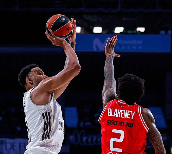Ρεάλ Μαδρίτης – Χάποελ Τελ Αβίβ 86-82: Οι Μαδριλένοι έκαναν το πρώτο βήμα, πλήγμα με Ταβάρες