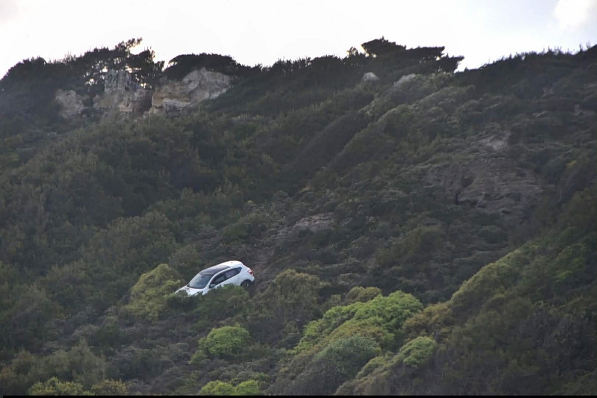 Ρόδος: Δικαστικό θρίλερ πίσω από την απόπειρα 45χρονου να ρίξει στον γκρεμό Ι.Χ. με την πρώην και το παιδί του