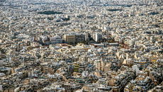 Η στέγαση «τρώει» πάνω από το 40% του εισοδήματος των Ελλήνων