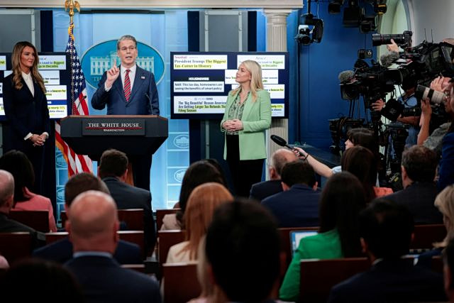 Ρωσικό πετρέλαιο: Η κυβέρνηση των ΗΠΑ παρατείνει τελικά την προσωρινή αναστολή των κυρώσεων