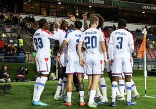 Conference League: Mε εισιτήριο στο χέρι η Κρίσταλ Πάλας, βήμα τελικού η Ράγιο Βαγεκάνο