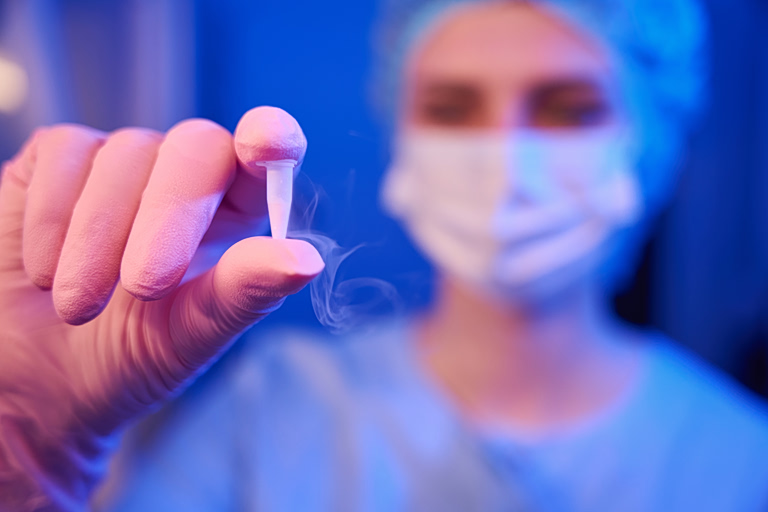 Κατάψυξη ωαρίων : μόδα ή εργαλείο;