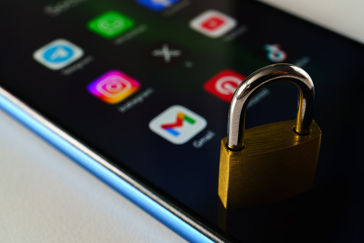 Κενά στις εφαρμογές επαλήθευσης ηλικίας – «Χάκαραν» μέσα σε δύο λεπτά την πλατφόρμα της ΕΕ