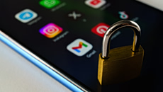 Κενά στις εφαρμογές επαλήθευσης ηλικίας – «Χάκαραν» μέσα σε δύο λεπτά την πλατφόρμα της ΕΕ