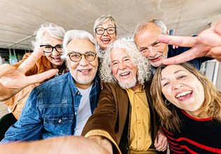 Boomers: Γίνονται 80 ετών και επανεφευρίσκουν την τρίτη ηλικία