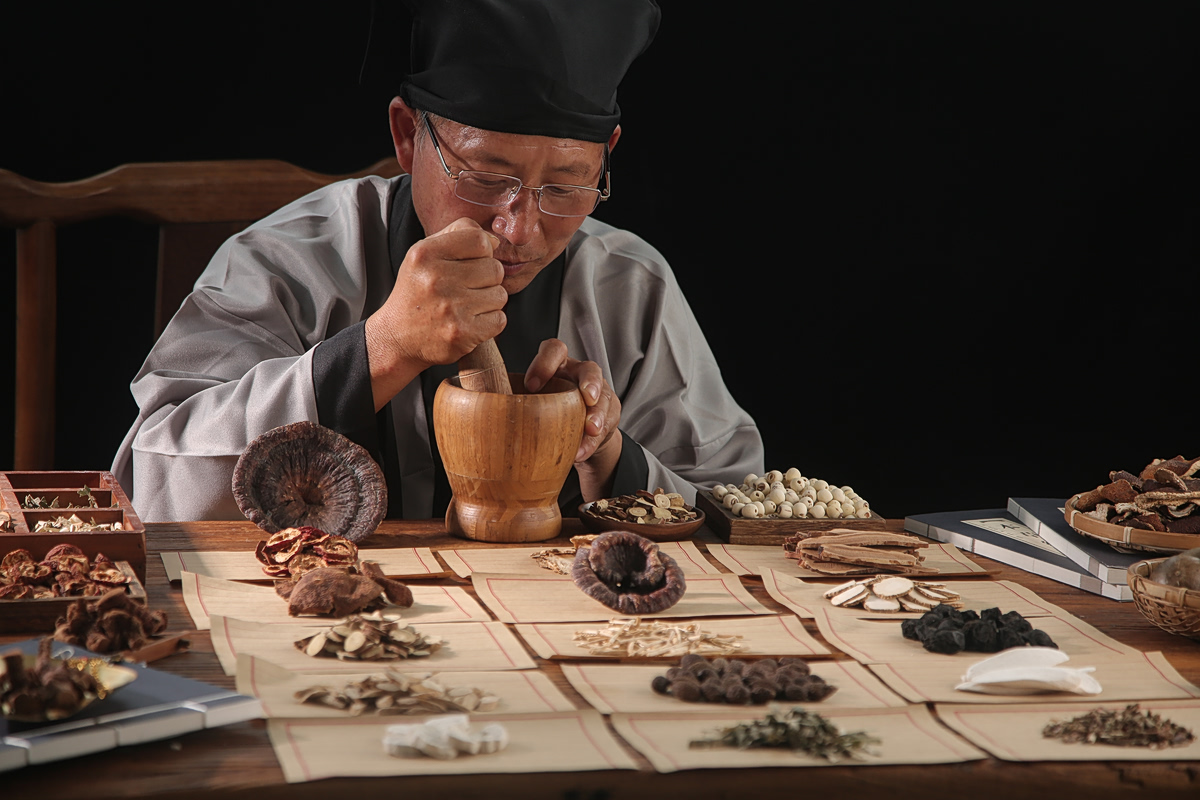 Η Κίνα τα βάζει με την παραδοσιακή κινεζική ιατρική