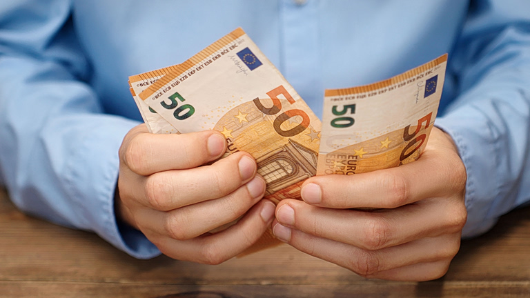 Ληξιπρόθεσμα χρέη στην Εφορία: Εκτοξεύτηκαν πάνω από τα 114 δισ. ευρώ