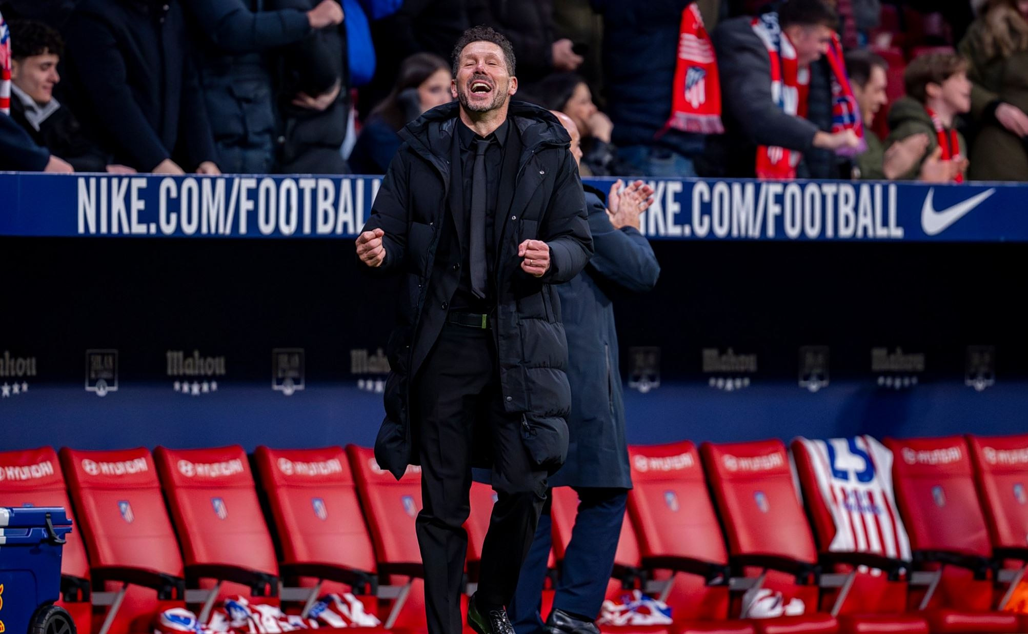 Η προκλητική κίνηση του Σιμεόνε στους οπαδούς της Μπαρτσελόνα: «Ώρα για ύπνο» (vid)