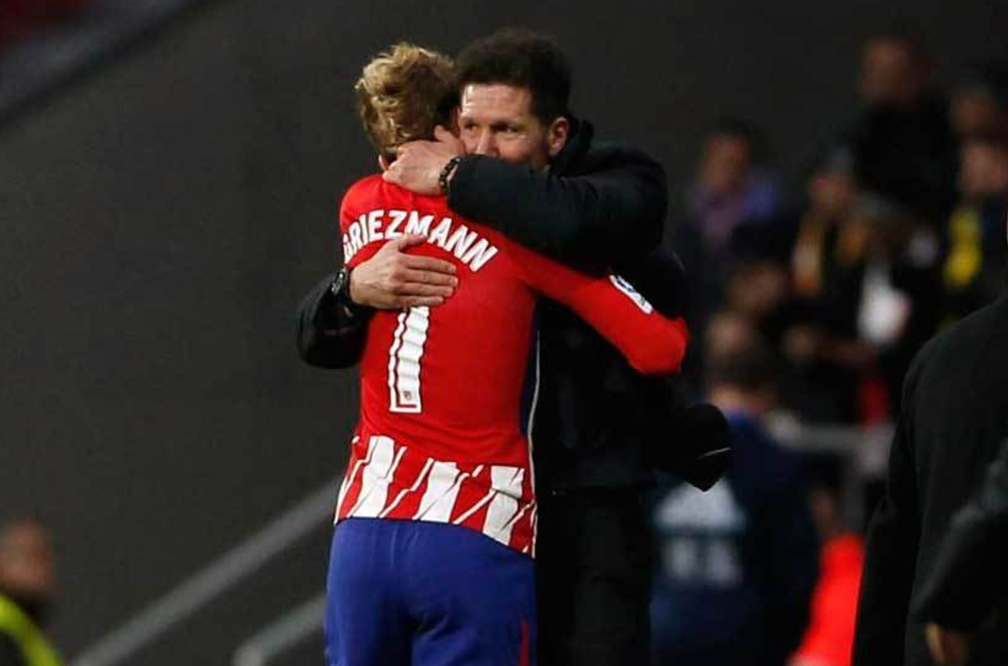 Τρομερός Σιμεόνε: Υποκλίθηκε στον Γκριεζμάν και τον… προειδοποίησε ότι θα γίνει αλλαγή αν δεν τρέχει! (vid)