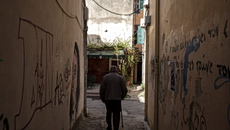 Δημογραφικό: Πόσοι θα είναι οι Έλληνες το 2100 – Η ηλικιακή πυραμίδα του πληθυσμού