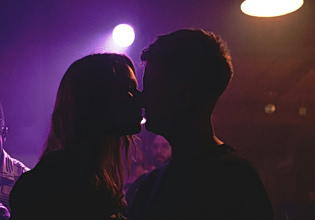 Η ερωτική χημεία δεν φέρνει την τέλεια σχέση