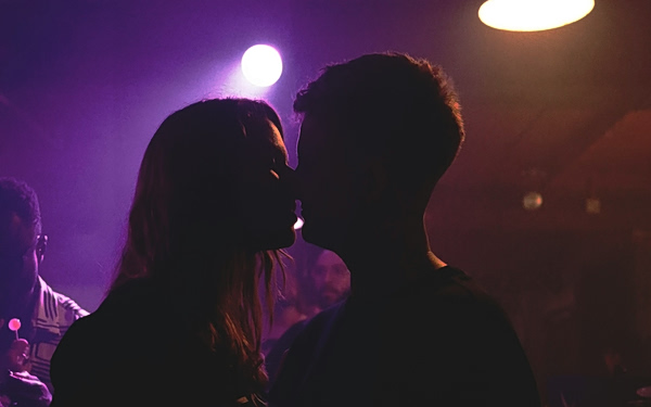 Η ερωτική χημεία δεν φέρνει την τέλεια σχέση