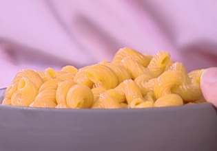 Συνταγή: Στριφτόνι με ντομάτα, πικάντικη σάλτσα και καλαμάρια