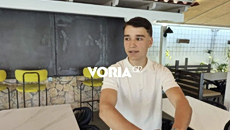 Θεσσαλονίκη: Μαθητής έσωσε με λαβή χάιμλιχ γυναίκα που πνιγόταν τρώγοντας γαρίδα