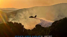 Φωτιά στη Σκιάθο: Καλύτερη η εικόνα της φωτιάς στο πευκοδάσος
