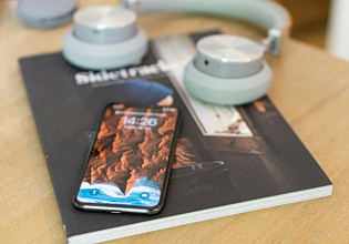 Οι Βρυξέλλες αλλάζουν τους κανόνες για τα κινητά τηλέφωνα – Ο σημαντικός Φεβρουάριος του 2027