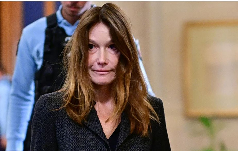 Κάρλα Μπρούνι: Στο δικαστήριο με τον Σαρκοζί ατιμέλητη και ταλαιπωρημένη