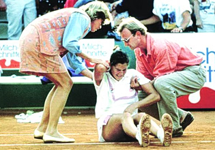 Συμπληρώθηκαν 33 χρόνια από την επίθεση με μαχαίρι στην Μόνικα Σέλες (vid)