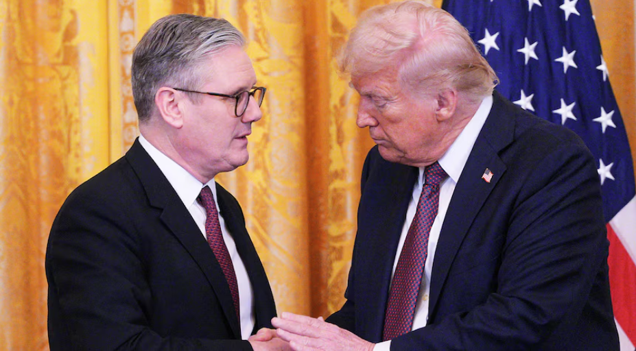 Ο Τραμπ απειλεί με «μεγάλο τελωνειακό δασμό» τη Βρετανία εάν δεν καταργήσει φόρο ψηφιακών υπηρεσιών