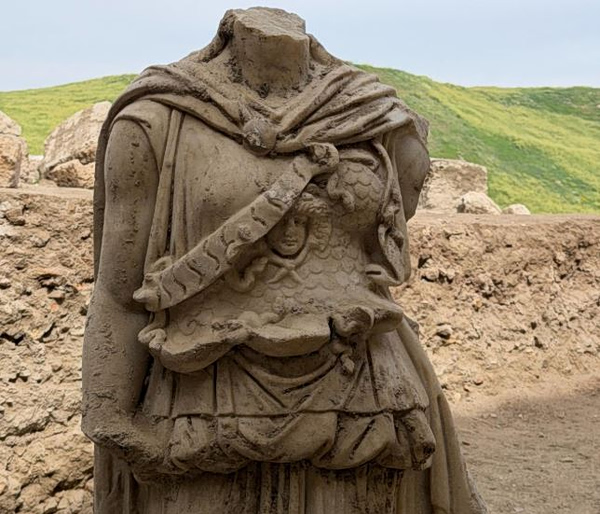 Τουρκία: Αποκαλύφθηκε άγαλμα της θεάς Αθηνάς ύψους 2 μέτρων