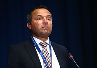 Λανουά στους διαιτητές: «Πρόκληση η Ελλάδα για μένα – Αν μείνω κάποιοι θα είστε στην Super League 2»