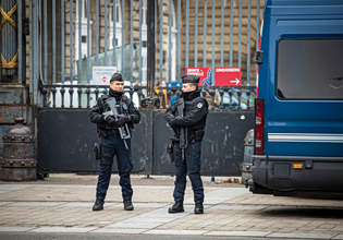 Παρίσι: Goldman Sachs και Citi λένε στο προσωπικό να εργάζεται από το σπίτι – Φόβος τρομοκρατικής επίθεσης