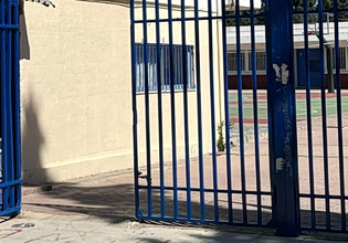 Χαϊδάρι: 13χρονη έπεσε από μπαλκόνι σχολείου – Νοσηλεύεται διασωληνωμένη