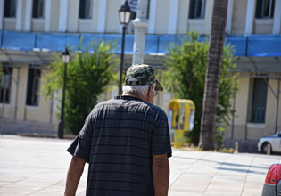 Χαμηλές συντάξεις για οκτώ στους δέκα ελεύθερους επαγγελματίες – Τι δείχνουν τα στοιχεία