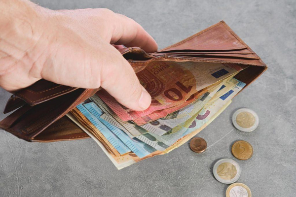 Over Half of Greek Pensioners Receive Under €1,000