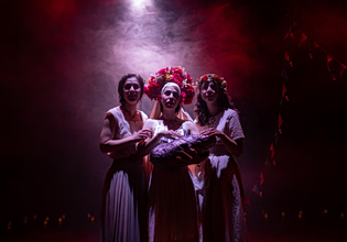 Το «Τάμα» για λίγες παραστάσεις στο Σύγχρονο Θέατρο