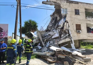 Κατέρρευσε διώροφη πολυκατοικία στην Κύπρο: Μάχη για απεγκλωβισμό ατόμου – Τρείς τραυματίες