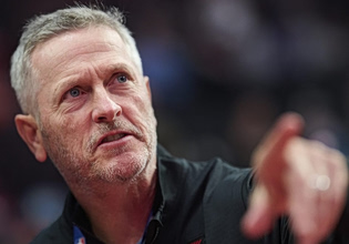 NBA: Ο νέος ιδιοκτήτης των Μπλέιζερς κάνει τέτοιες περικοπές που θα ζήλευε ακόμη και ο… Σκρουτζ!