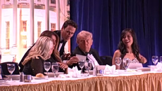 ΗΠΑ: Νέο βίντεο από τους πυροβολισμούς στο δείπνο Τραμπ – Γιατί φυγαδεύτηκε πρώτος ο αντιπρόεδρος Βανς