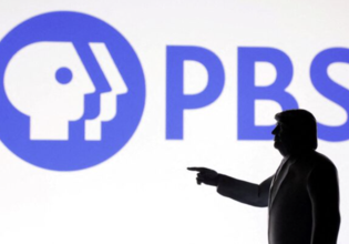 Τραμπ: Δικαστής απορρίπτει διάταγμα για τη διακοπή χρηματοδότησης της δημόσιας ραδιοφωνίας και τηλεόρασης