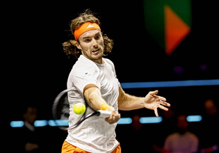 Ελεύθερη πτώση του Τσιτσιπά στην κατάταξη της ATP – Στη χαμηλότερη θέση από το 2018