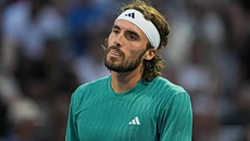 Bαρομετρικό χαμηλό για τον Τσιτσιπά: Το αρνητικό 12άμηνο, η καθίζηση και το άδηλο μέλλον (vids)